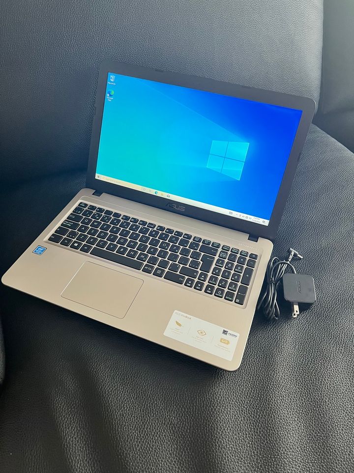 ASUS Vivobook Laptop - Intel Silver QUAD Core - Sonicmaster Speaker - Chocolate Black