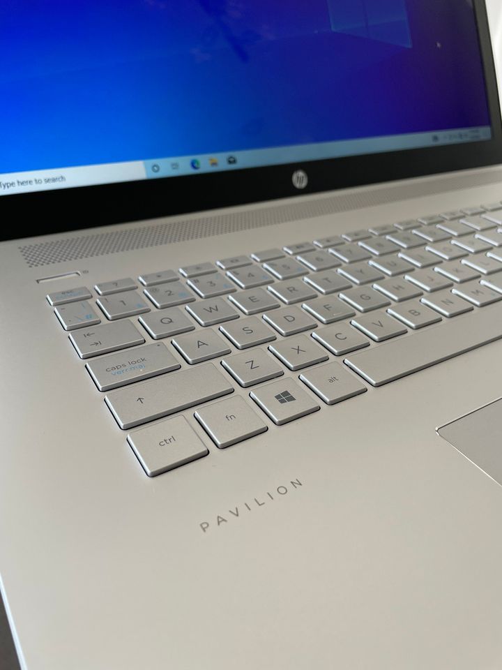 HP Pavilion 17.3" HD Laptop/ A12 QUAD Core/12 GB RAM/2 TB/bang&olfson - thelaptopshop.ca