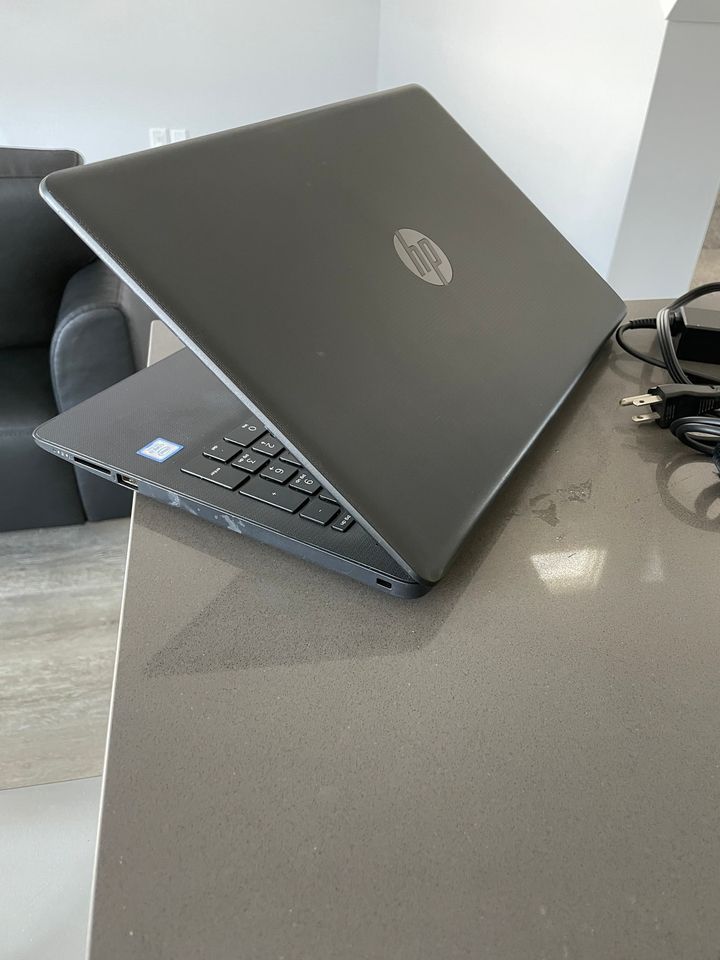 HP Pavilion 15.6" HD Laptop/ Intel Core i3 7th gen/ 1TB/$250 - thelaptopshop.ca