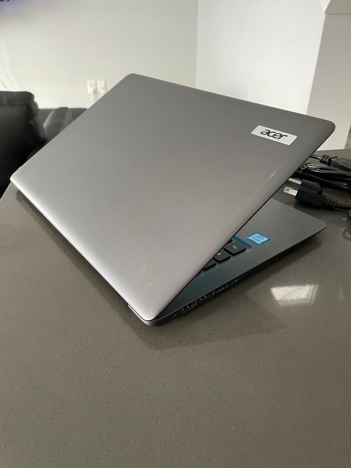 Acer Travelmate 14" Aluminum -i5 7th gen/8GB RAM-512GB SSD - thelaptopshop.ca