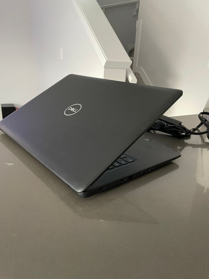 Dell 17.3" HD-QUAD Core i5 10th Gen/8GB RAM-1 TB/ - thelaptopshop.ca