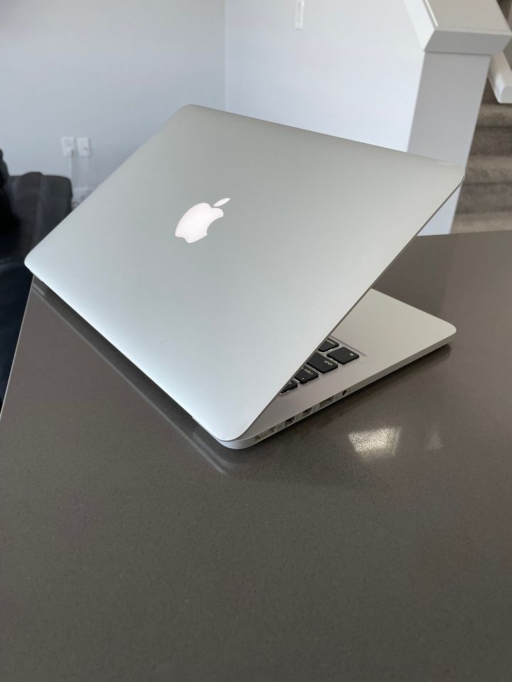 Mid 2014 Apple Macbook Pro 13" Retina - Intel Core i5 2.8 Ghz- 8GB Ram- 512 GB - thelaptopshop.ca